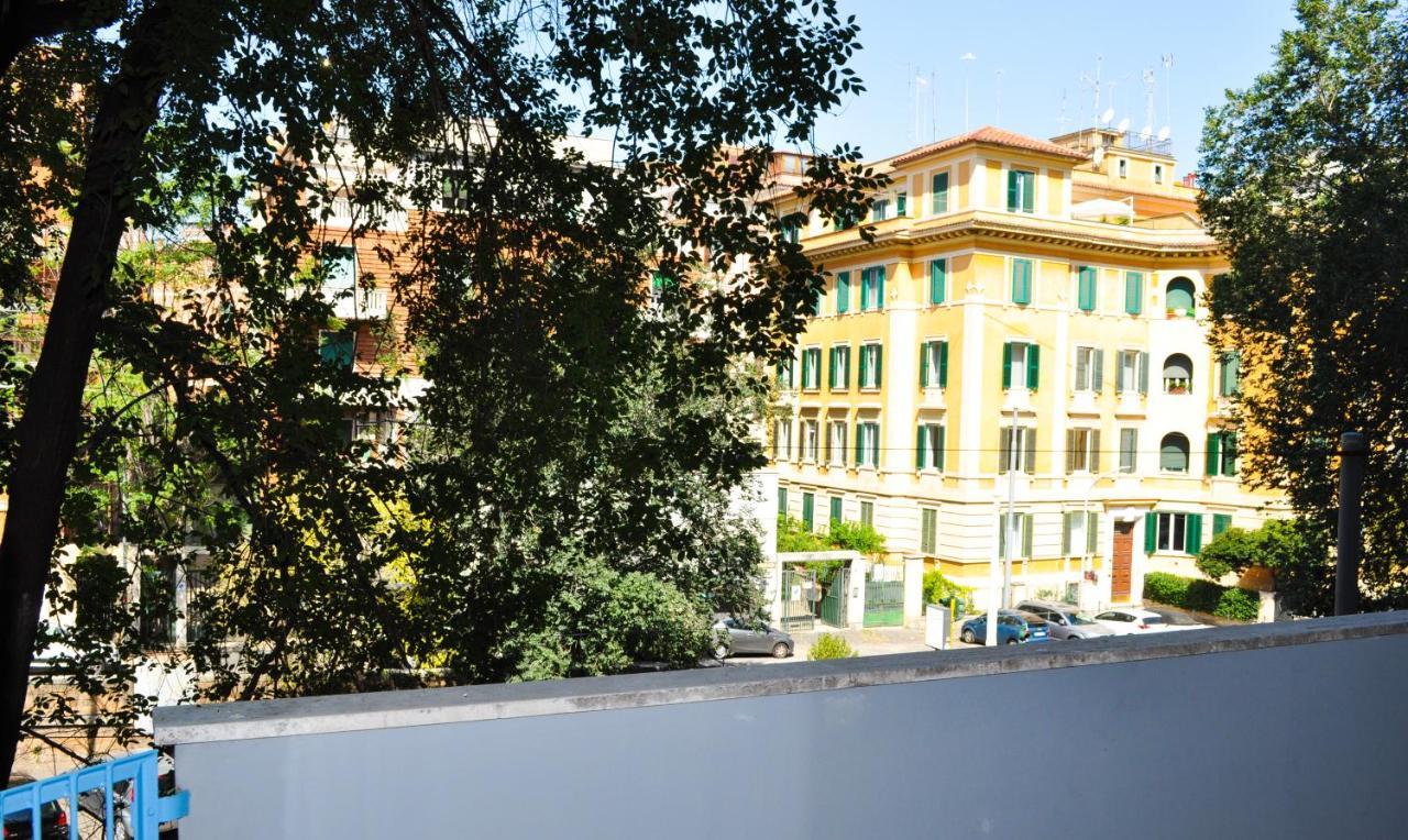 Trastevere Boulevard Rome Bagian luar foto