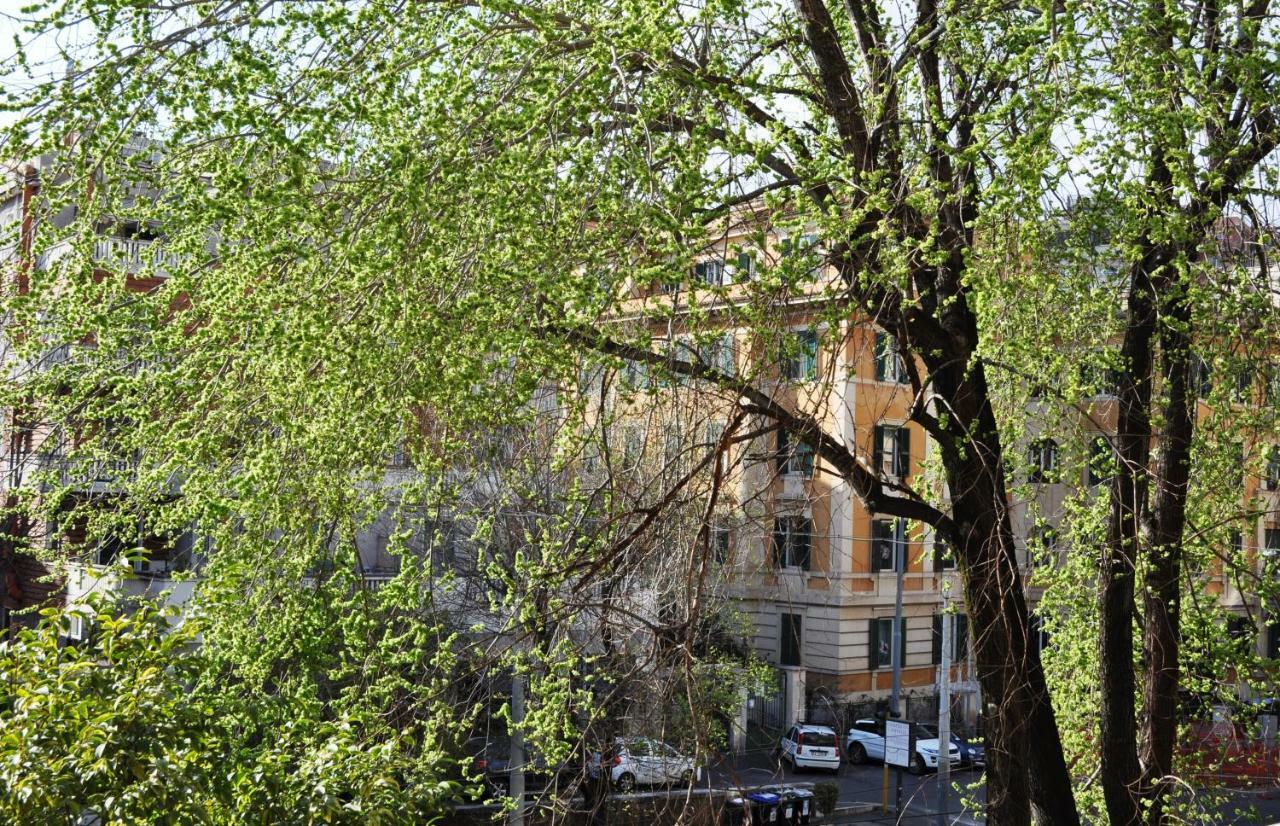 Trastevere Boulevard Rome Bagian luar foto